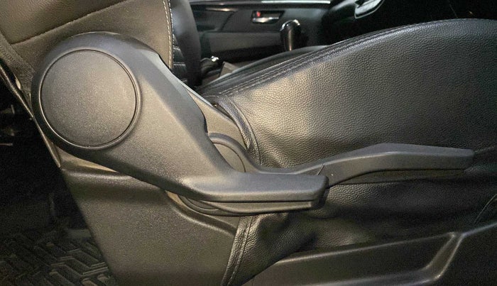 2022 Maruti XL6 ZETA MT, Petrol, Manual, 39,991 km, Driver Side Adjustment Panel