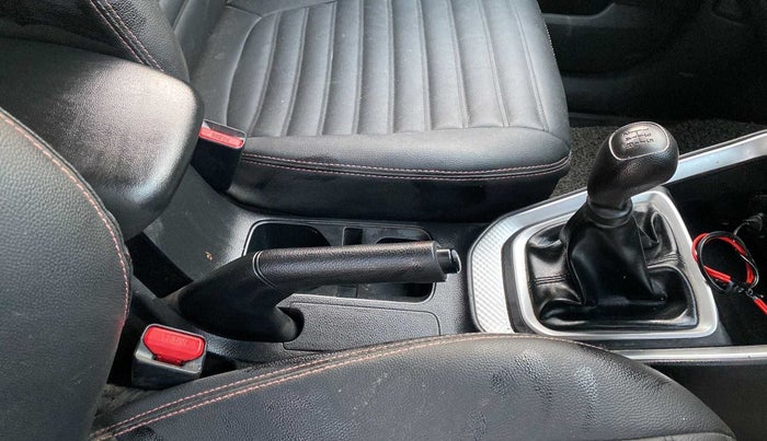 2022 KIA SONET HTK PLUS 1.2, Petrol, Manual, 19,698 km, Gear Lever
