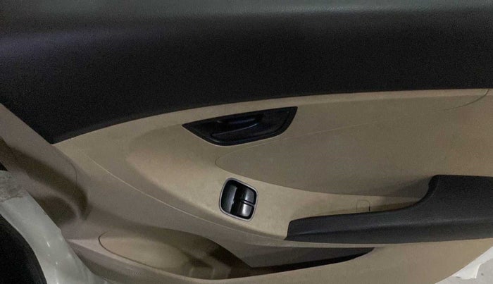 2017 Hyundai Eon ERA +, Petrol, Manual, 73,611 km, Driver Side Door Panels Control