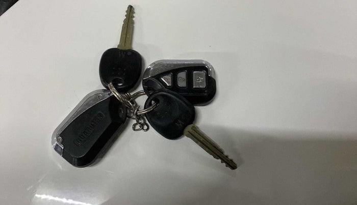 2017 Hyundai Eon ERA +, Petrol, Manual, 73,611 km, Key Close Up