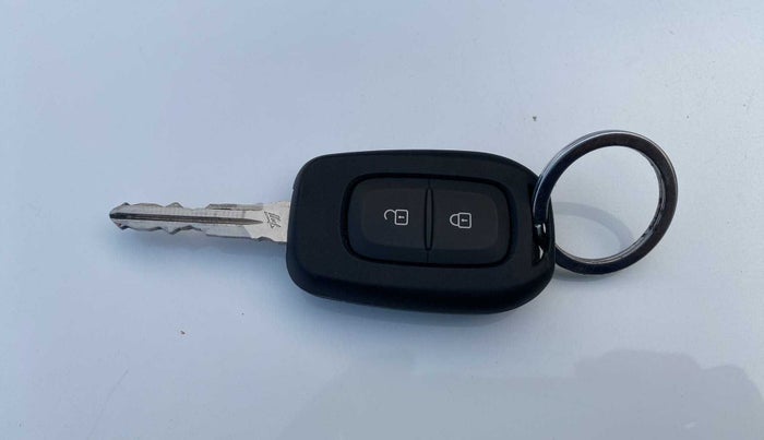 2021 Nissan MAGNITE XL TURBO, Petrol, Manual, 13,984 km, Key Close Up