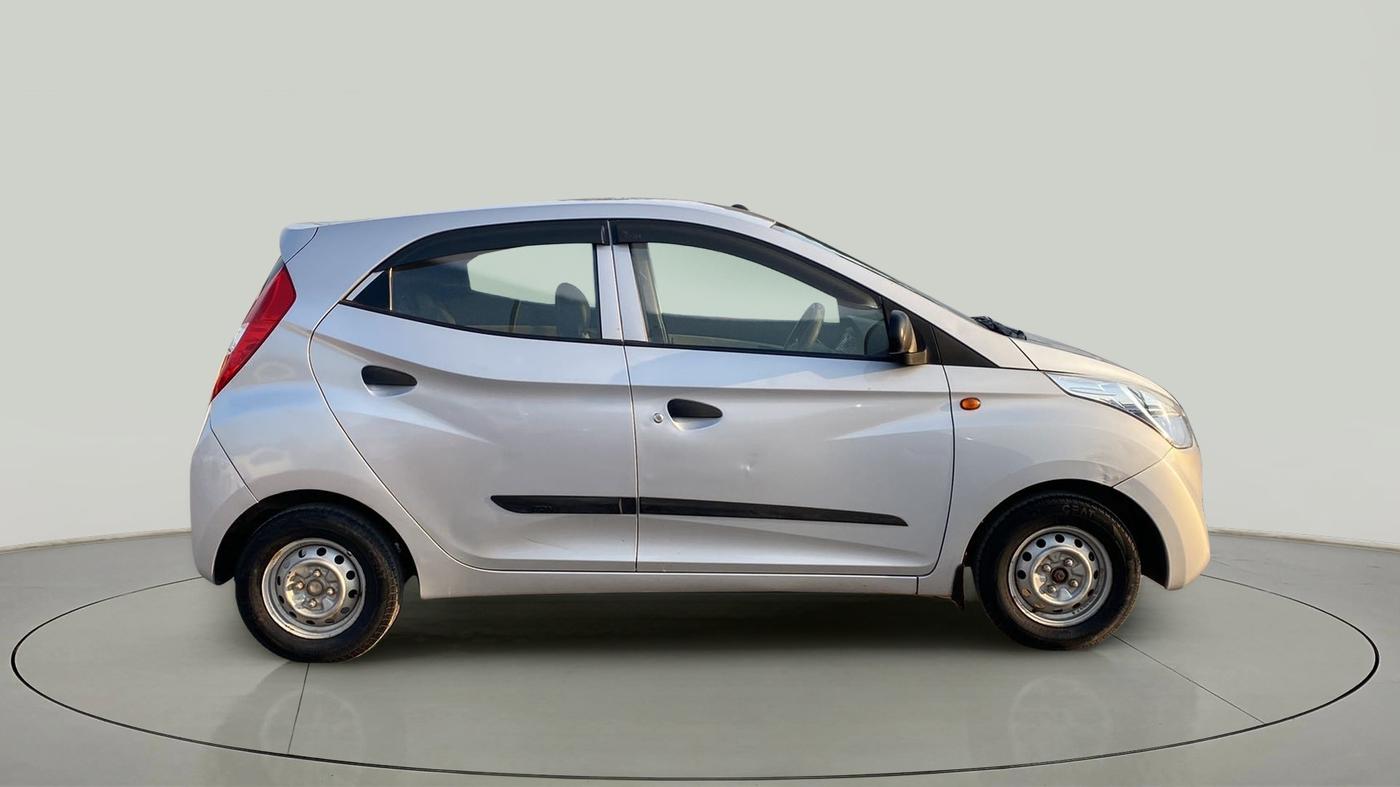 2016 Hyundai Eon ERA +, Petrol, Manual, 33,944 km, Right Side View