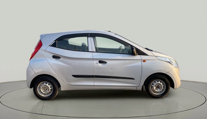 2016 Hyundai Eon ERA +, Petrol, Manual, 33,944 km, Right Side View