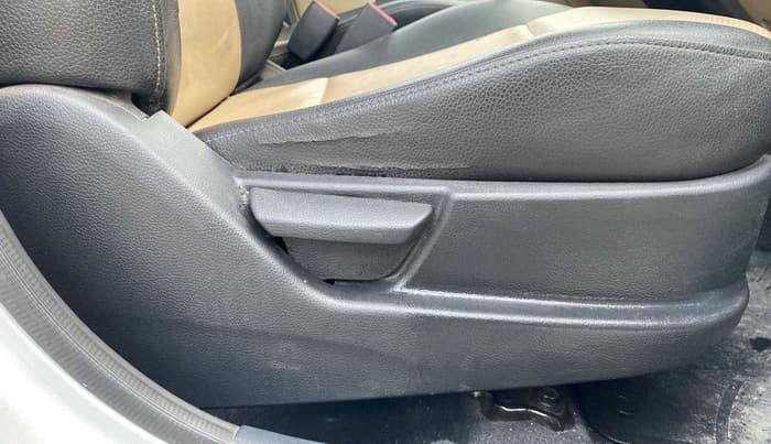 2016 Hyundai Eon ERA +, Petrol, Manual, 33,944 km, Driver Side Adjustment Panel