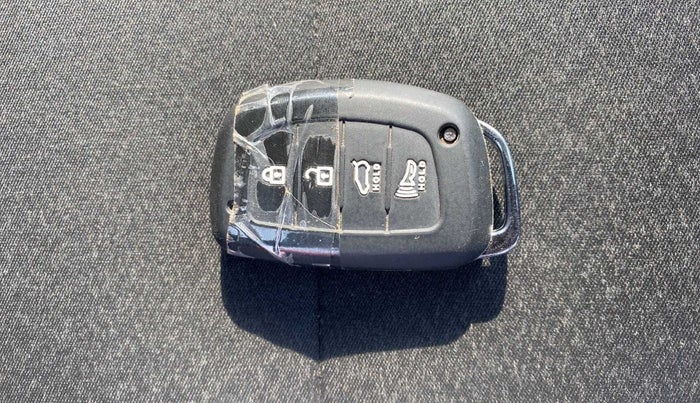 2021 Hyundai NEW I20 ASTA (O) 1.5 CRDI MT, Diesel, Manual, 21,128 km, Key Close Up