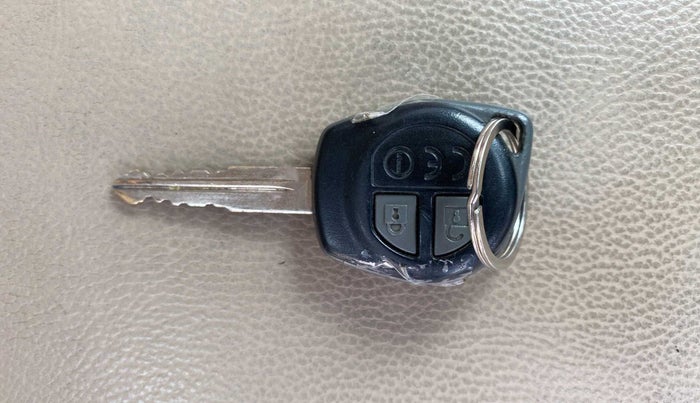 2017 Maruti Ciaz DELTA 1.4 MT PETROL, Petrol, Manual, 94,757 km, Key Close Up