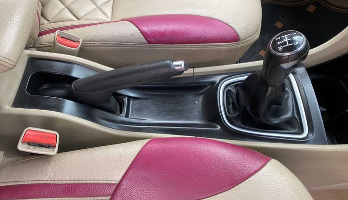 2017 Maruti Ciaz DELTA 1.4 MT PETROL, Petrol, Manual, 94,757 km, Gear Lever