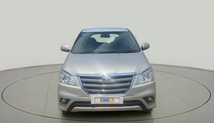 2015 Toyota Innova 2.5 VX 8 STR, Diesel, Manual, 96,972 km, Front