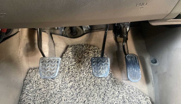 2015 Toyota Innova 2.5 VX 8 STR, Diesel, Manual, 96,972 km, Pedals