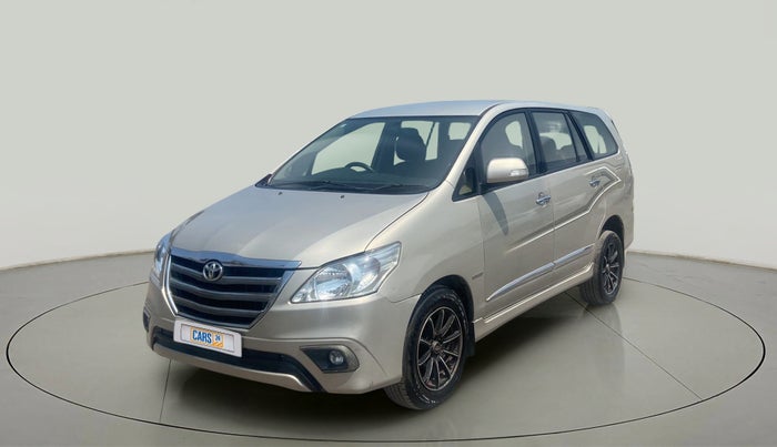 2015 Toyota Innova 2.5 VX 8 STR, Diesel, Manual, 96,972 km, Left Front Diagonal