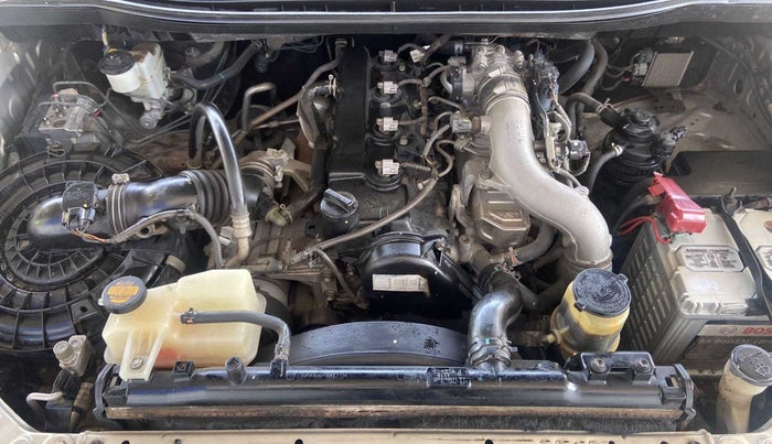 2015 Toyota Innova 2.5 VX 8 STR, Diesel, Manual, 96,972 km, Open Bonet