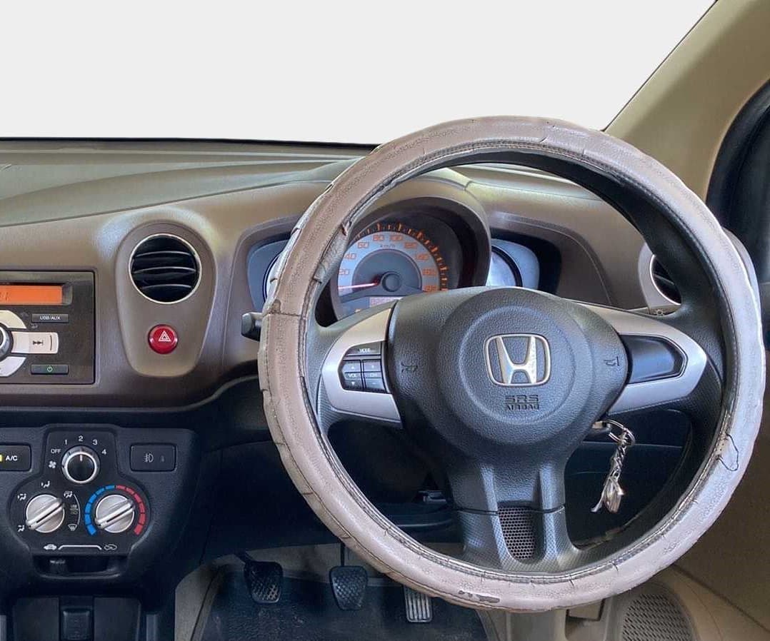 2013 Honda Brio V MT, Petrol, Manual, 26,945 km, Steering Wheel Close Up
