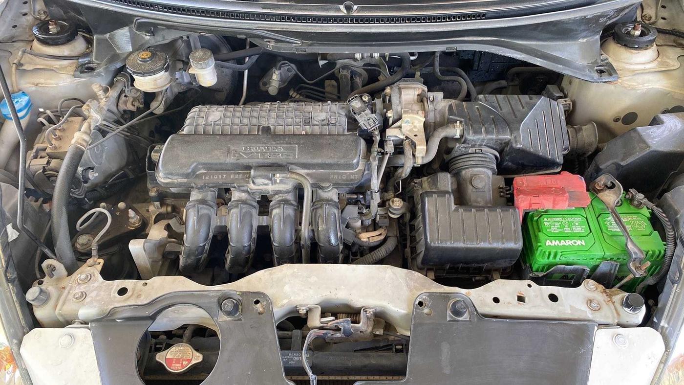 2013 Honda Brio V MT, Petrol, Manual, 26,945 km, Open Bonet