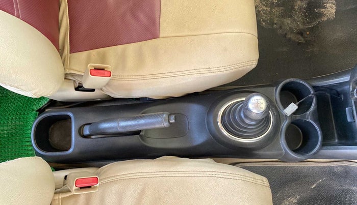 2013 Honda Brio V MT, Petrol, Manual, 26,945 km, Gear Lever