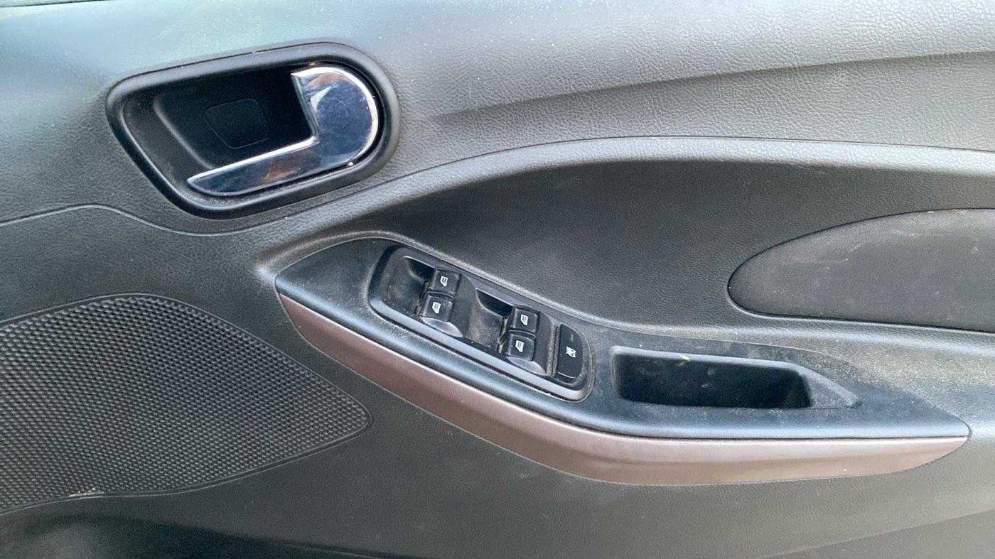 2019 Ford FREESTYLE TITANIUM PLUS 1.2 PETROL, Petrol, Manual, 25,805 km, Driver Side Door Panels Control