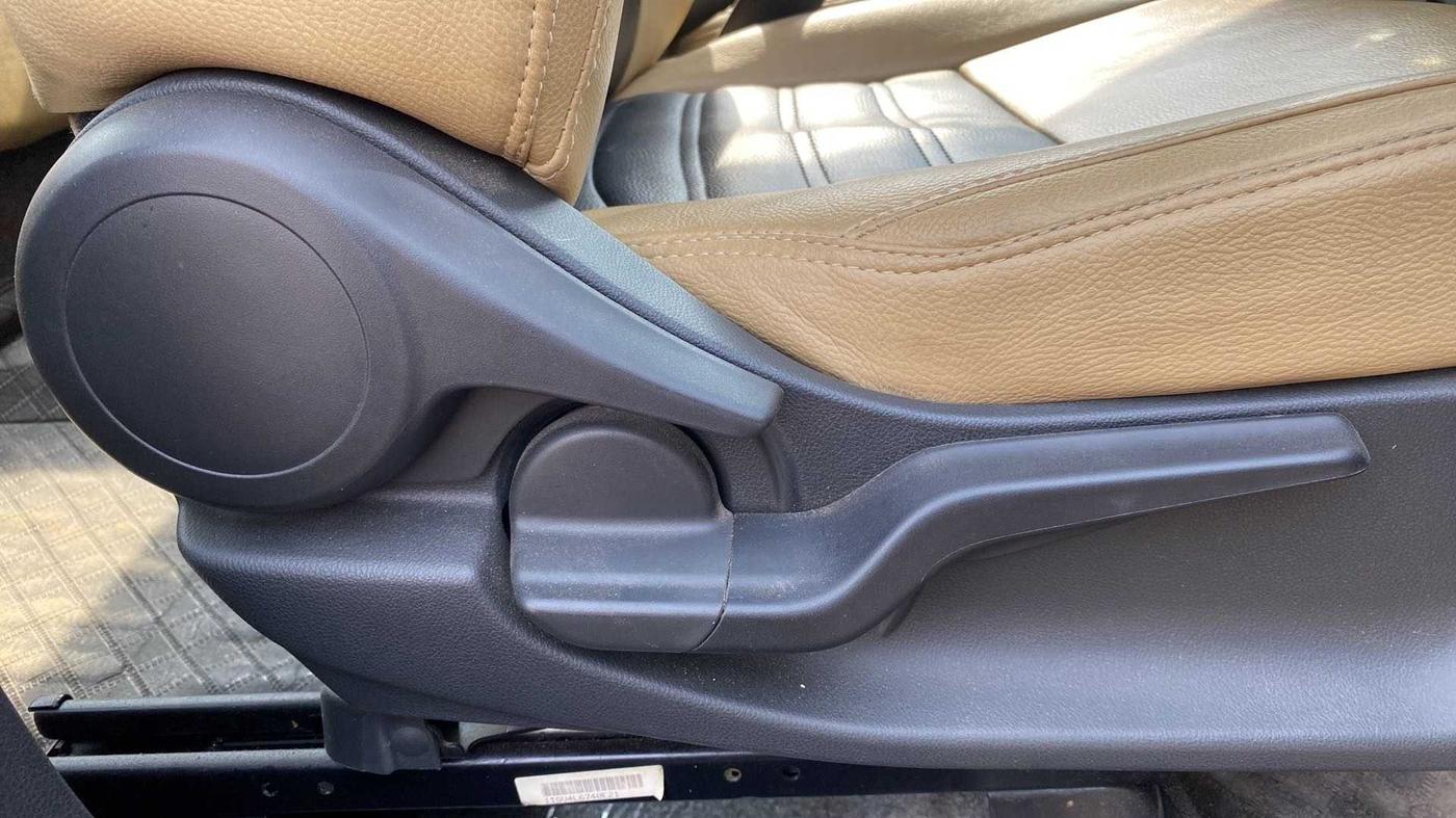 2018 Honda Amaze 1.2L I-VTEC V CVT, Petrol, Automatic, 24,377 km, Driver Side Adjustment Panel