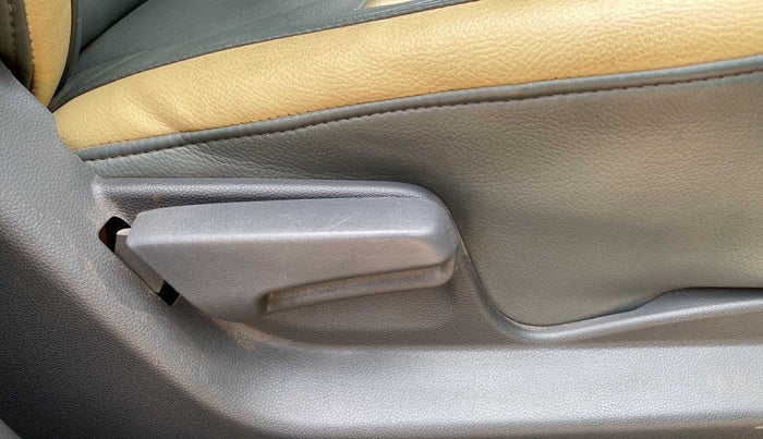 2015 Maruti Ritz VXI, Petrol, Manual, 65,370 km, Driver Side Adjustment Panel