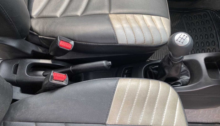 2013 Maruti Wagon R 1.0 LXI, Petrol, Manual, 1,23,780 km, Gear Lever