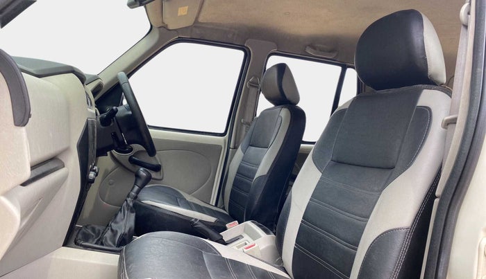 2015 Mahindra Scorpio S2, Diesel, Manual, 36,537 km, Right Side Front Door Cabin