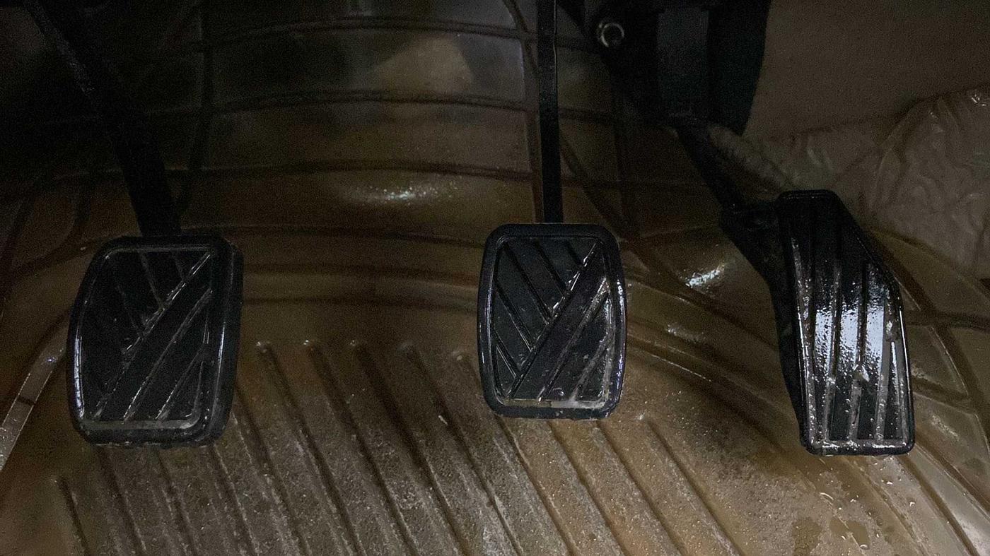 2019 Maruti Dzire VXI, Petrol, Manual, 35,601 km, Pedals