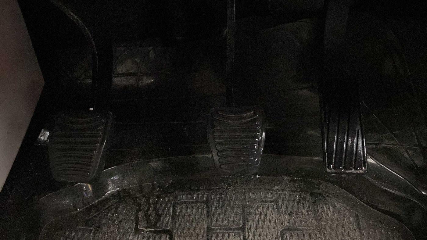 2019 Mahindra XUV300 W8 1.2 PETROL, Petrol, Manual, 12,219 km, Pedals