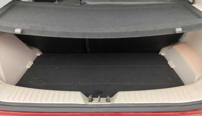 2019 Mahindra XUV300 W8 1.2 PETROL, Petrol, Manual, 12,219 km, Boot Inside