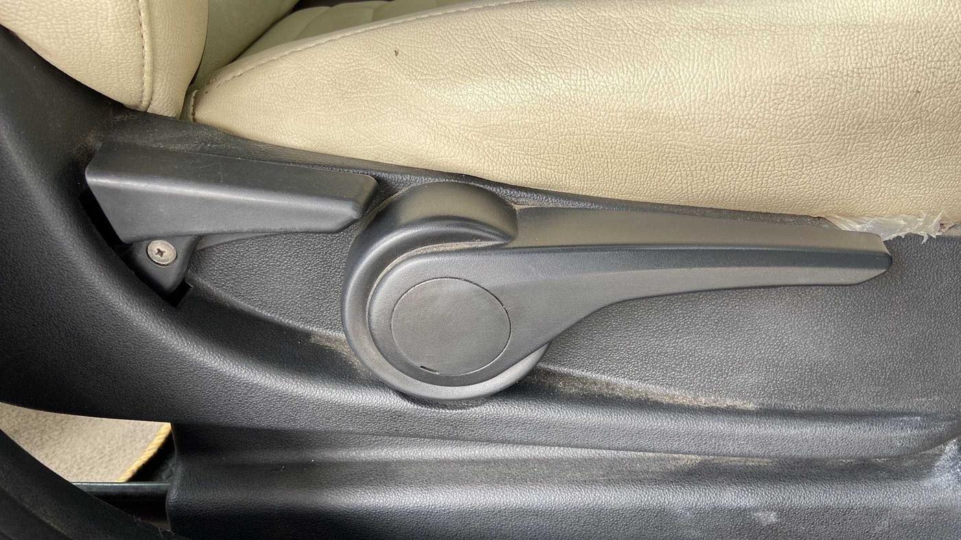 2018 Tata TIGOR XT PETROL, Petrol, Manual, 95,804 km, Driver Side Adjustment Panel