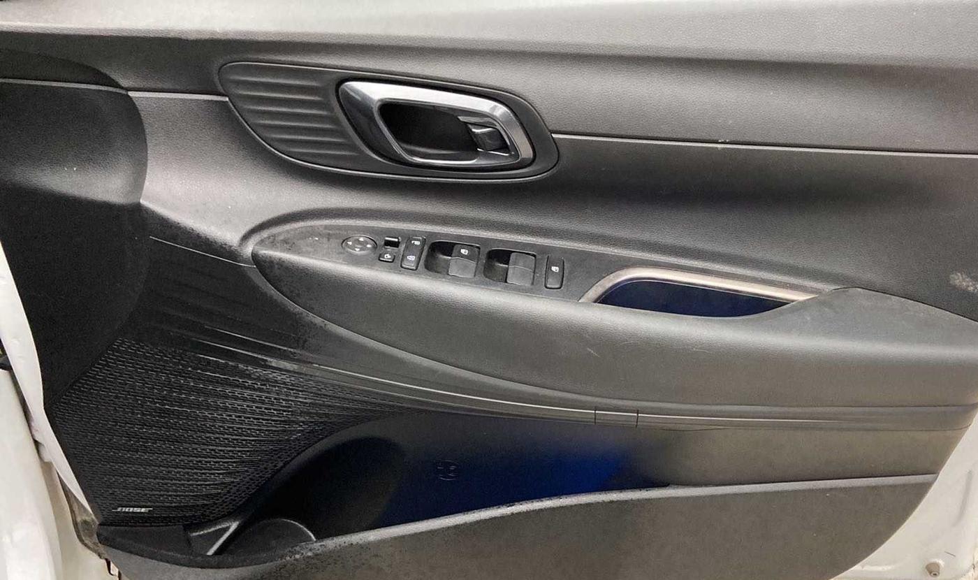 2023 Hyundai NEW I20 ASTA (O) 1.2 MT, Petrol, Manual, 6,800 km, Driver Side Door Panels Control
