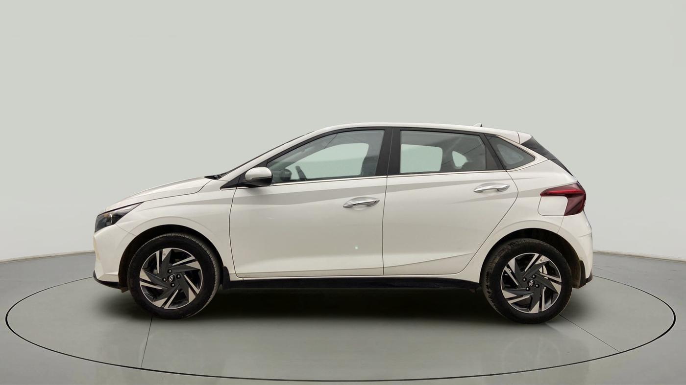 2023 Hyundai NEW I20 ASTA (O) 1.2 MT, Petrol, Manual, 6,800 km, Left Side