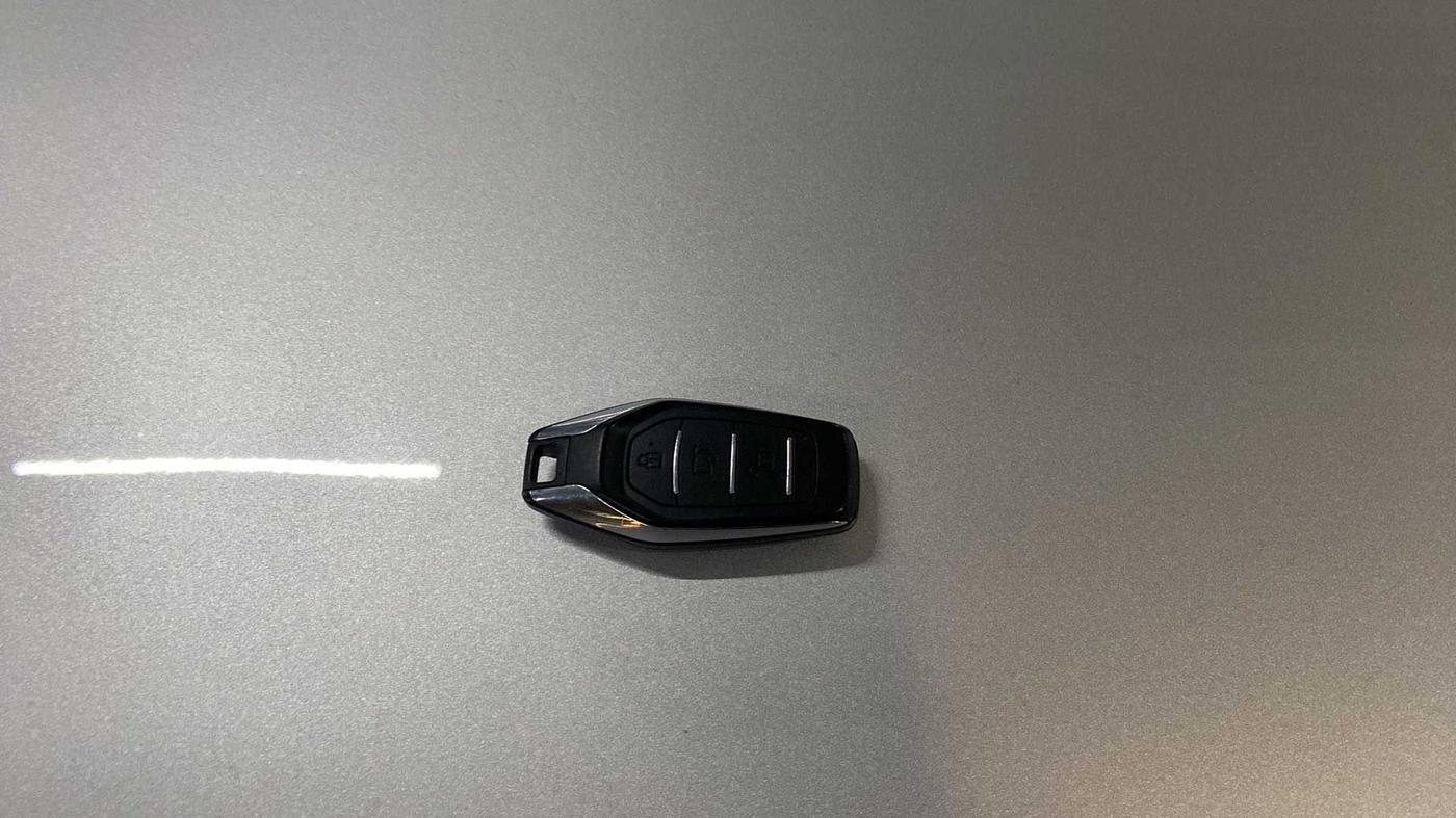2018 Mahindra XUV500 W10 AT, Diesel, Automatic, 32,693 km, Key Close Up