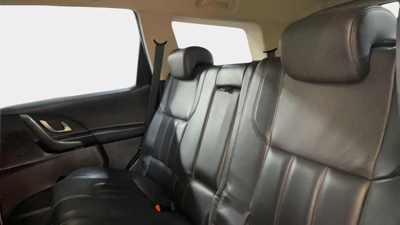 2018 Mahindra XUV500 W10 AT, Diesel, Automatic, 32,693 km, Right Side Rear Door Cabin