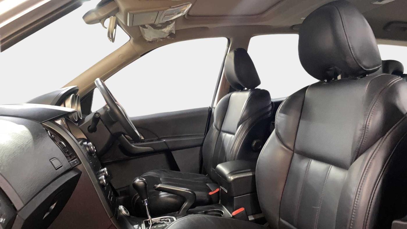 2018 Mahindra XUV500 W10 AT, Diesel, Automatic, 32,693 km, Right Side Front Door Cabin