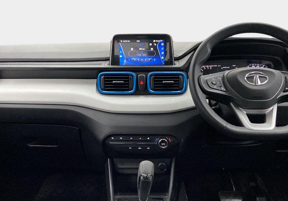 2022 Tata PUNCH CREATIVE AMT 1.2 RTN DUAL TONE, Petrol, Automatic, 7,078 km, Air Conditioner