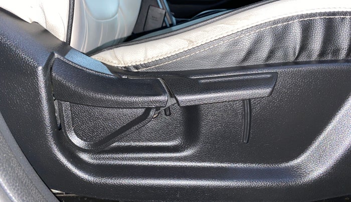 2022 KIA SELTOS HTK PLUS 1.5, Petrol, Manual, 13,589 km, Driver Side Adjustment Panel