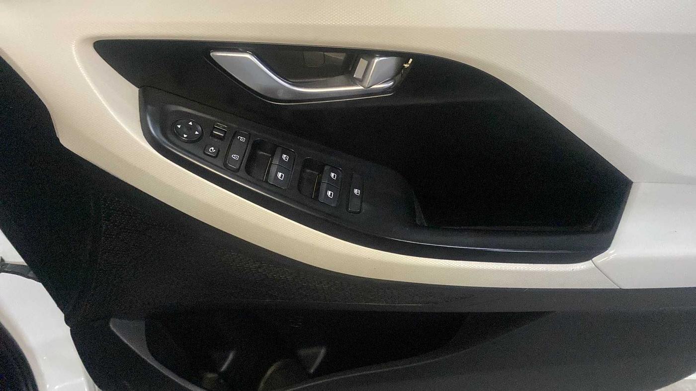 2020 Hyundai Creta SX 1.5 PETROL, Petrol, Manual, 64,108 km, Driver Side Door Panels Control