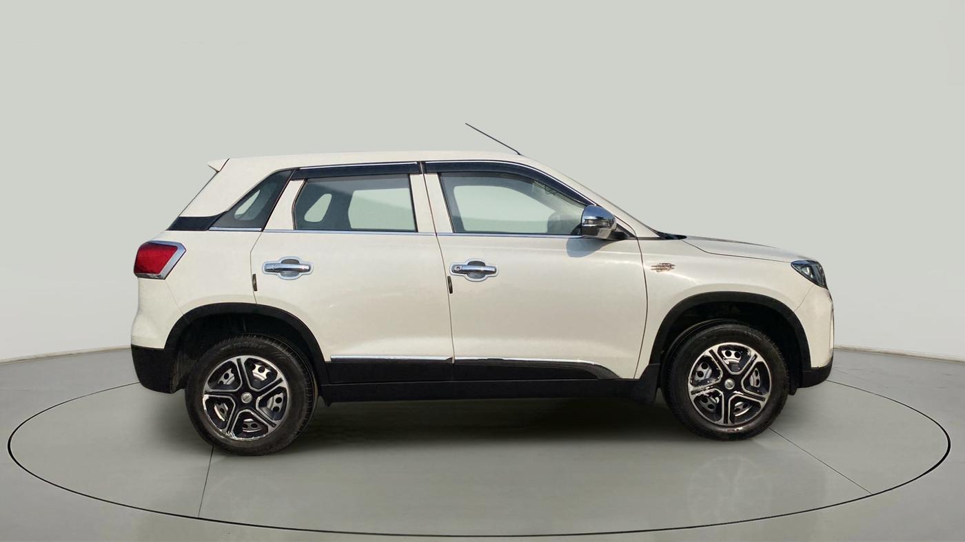 2022 Maruti Vitara Brezza LXI, Petrol, Manual, 26,579 km, Right Side View