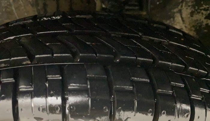 2013 Maruti Alto 800 LXI, Petrol, Manual, 48,203 km, Left Front Tyre Tread