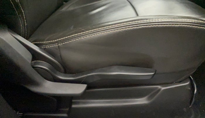 2021 Maruti XL6 ALPHA MT, Petrol, Manual, 55,714 km, Driver Side Adjustment Panel