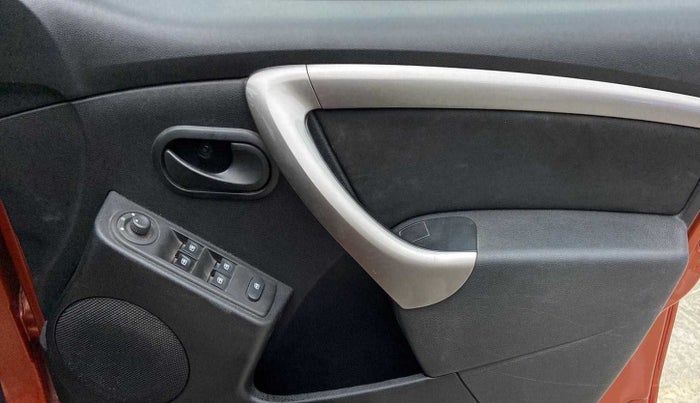 2019 Renault Duster RXS OPT CVT, Petrol, Automatic, 25,864 km, Driver Side Door Panels Control