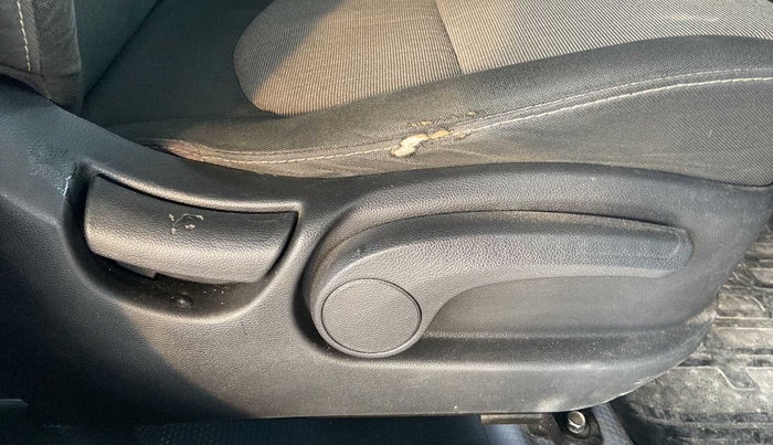 2016 Hyundai Creta SX PLUS AT 1.6 PETROL, Petrol, Automatic, 60,337 km, Driver Side Adjustment Panel