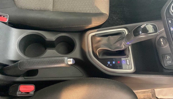 2016 Hyundai Creta SX PLUS AT 1.6 PETROL, Petrol, Automatic, 60,337 km, Gear Lever