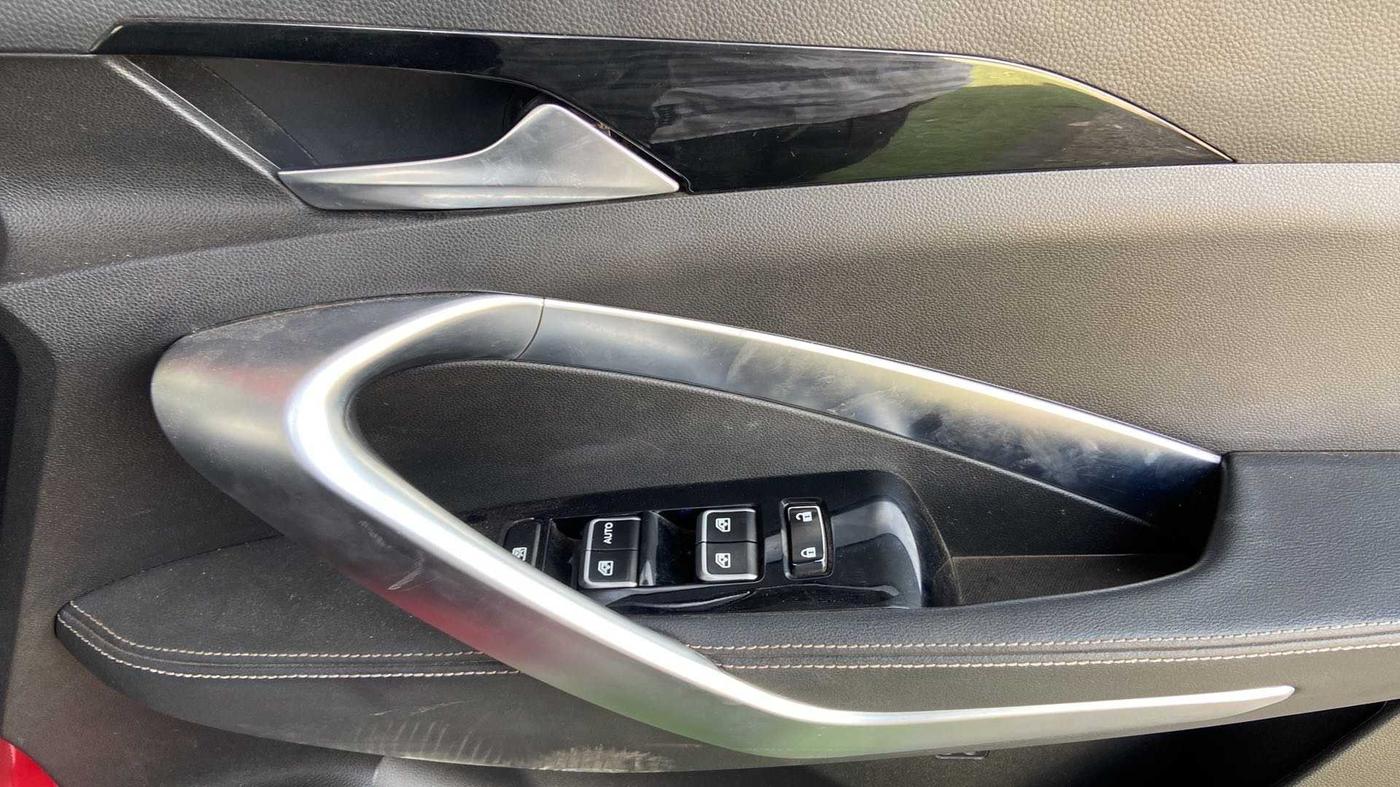 2019 MG HECTOR SHARP 1.5 DCT PETROL, Petrol, Automatic, 43,609 km, Driver Side Door Panels Control