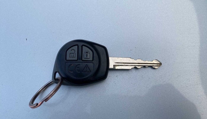 2021 Maruti Swift VXI, Petrol, Manual, 38,107 km, Key Close Up