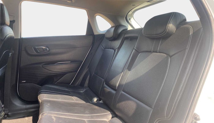 2021 Hyundai NEW I20 ASTA (O) 1.5 CRDI MT, Diesel, Manual, 22,678 km, Right Side Rear Door Cabin