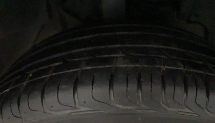 2020 Tata NEXON XZ PETROL, Petrol, Manual, 52,207 km, Right Front Tyre Tread