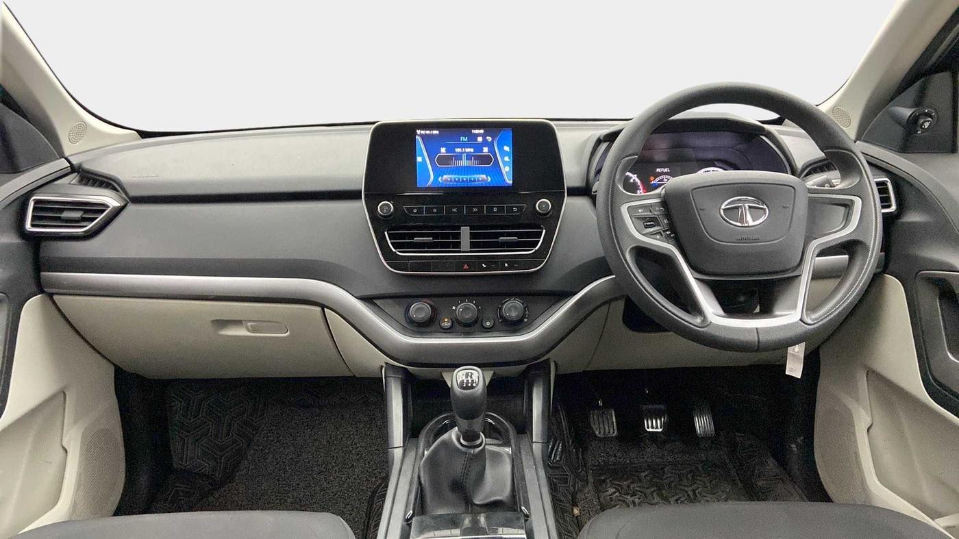 2022 Tata Safari XM SUNROOF, Diesel, Manual, 18,339 km, Dashboard