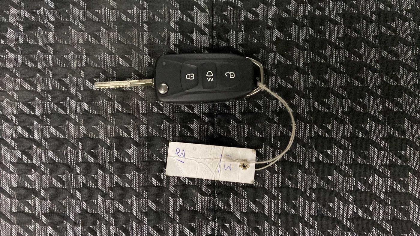 2022 Tata Safari XM SUNROOF, Diesel, Manual, 18,339 km, Key Close Up