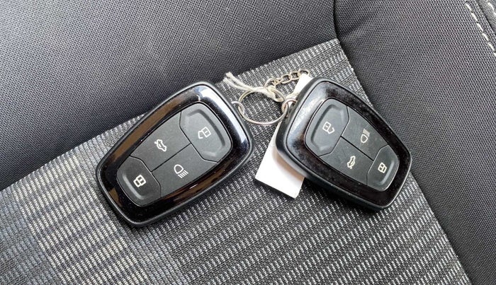 2022 Tata TIAGO NRG XZ AMT, Petrol, Automatic, 13,067 km, Key Close Up