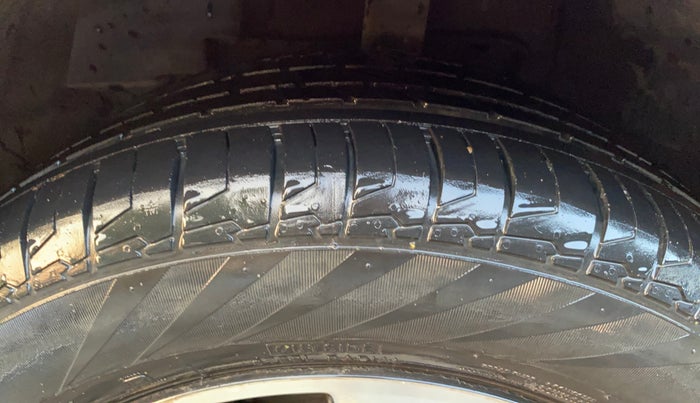 2017 Tata NEXON XZ PLUS DIESEL, Diesel, Manual, 63,198 km, Left Front Tyre Tread