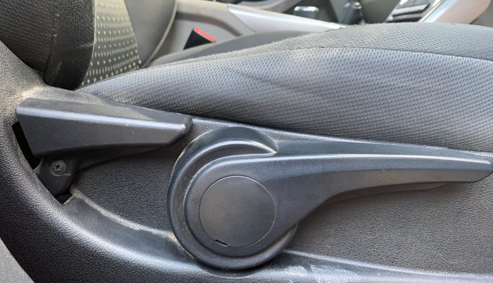 2017 Tata NEXON XZ PLUS DIESEL, Diesel, Manual, 63,198 km, Driver Side Adjustment Panel